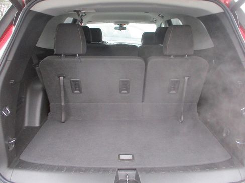 Used 2020 Chevrolet Traverse LT image 15