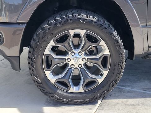 Used 2019 RAM 1500 Limited w/ Advanced Safety Group AWD/4WD image 9