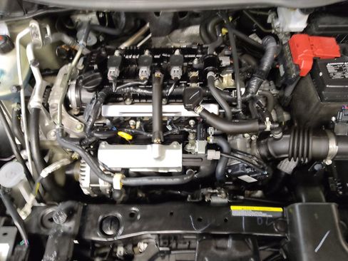 Used 2025 Nissan Versa SV FWD image 30