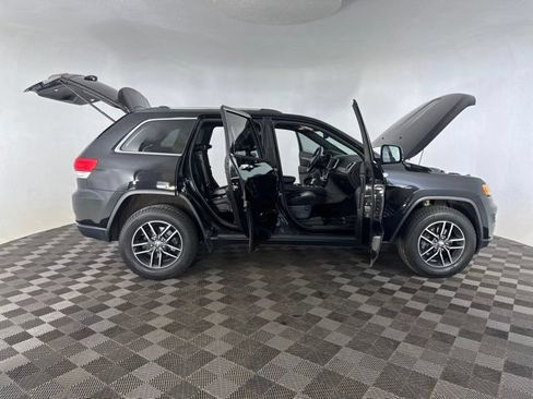 Used 2018 Jeep Grand Cherokee Limited AWD/4WD image 15
