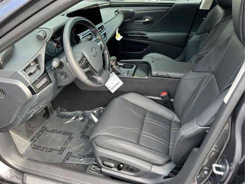 New 2025 Lexus ES 350 Ultra Luxury image 10