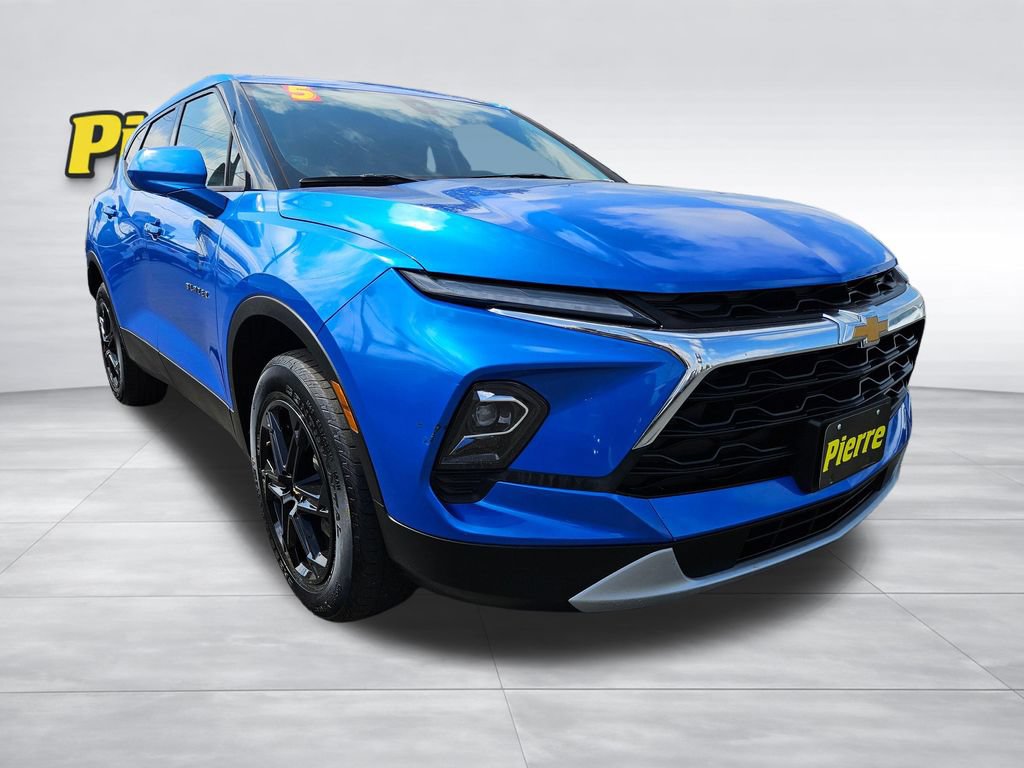 Used 2025 Chevrolet Blazer LT FWD image 7