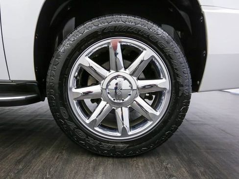 Used 2011 GMC Yukon XL Denali AWD/4WD image 48
