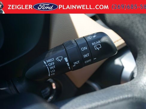 Used 2021 Toyota RAV4 XLE AWD/4WD image 25