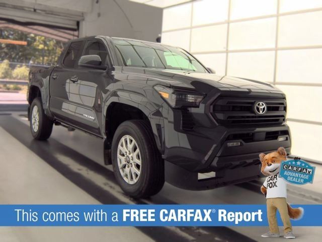 Used 2025 Toyota Tacoma SR5 AWD/4WD image 2
