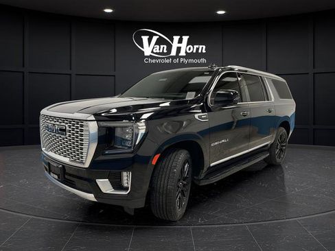 Used 2023 GMC Yukon XL Denali image 3