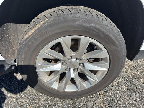 Used 2022 Chevrolet Suburban Premier image 12