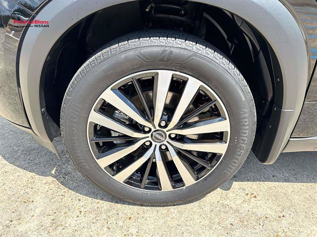 Certified 2025 Nissan Pathfinder Platinum w/ Cargo Package FWD image 4