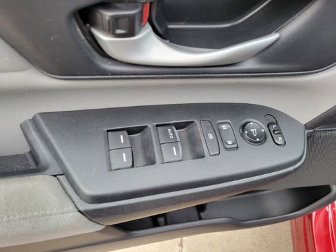 Used 2020 Honda CR-V LX image 12