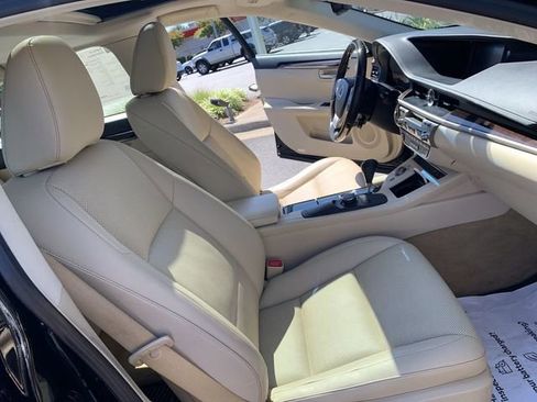 Used 2014 Lexus ES 350 w/ Premium Package FWD image 14