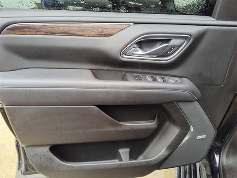 Used 2021 Chevrolet Tahoe Premier w/ Premium Package image 22