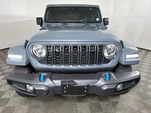 Used 2024 Jeep Wrangler Unlimited AWD/4WD image 8