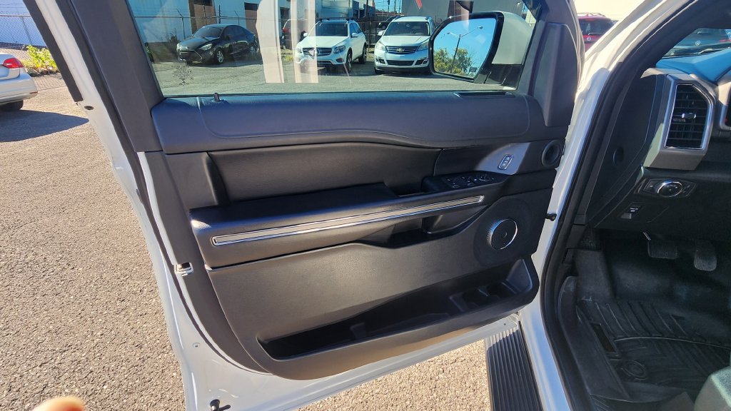 Used 2020 Ford Expedition Max XLT w/ Equipment Group 201A RWD image 12