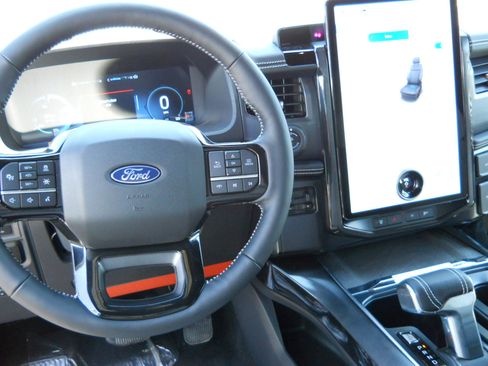 New 2024 Ford F150 Lightning Platinum image 32