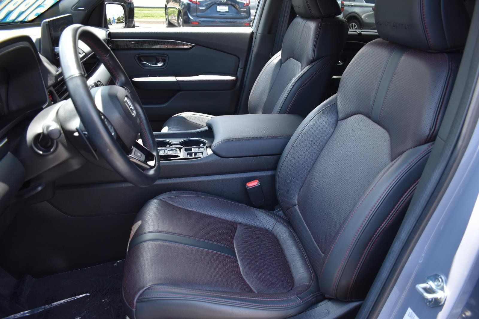 Used 2025 Honda Pilot Black Edition image 26