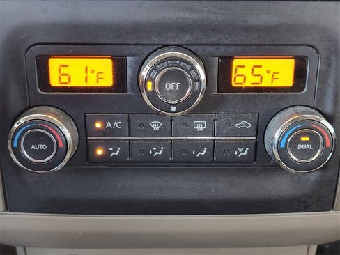 Used 2014 Nissan Frontier SL image 18