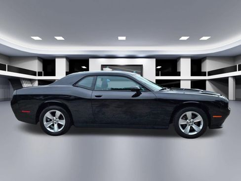 Used 2023 Dodge Challenger SXT RWD image 7