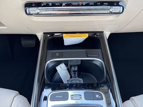 Certified 2026 Mercedes-Benz GLB 250 4MATIC image 24