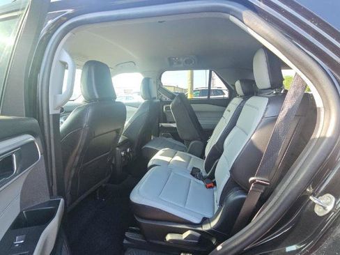 Used 2021 Ford Explorer XLT w/ Equipment Group 202A RWD image 13