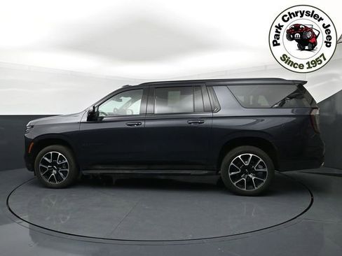 Used 2026 Chevrolet Suburban RST w/ Comfort Package AWD/4WD image 3