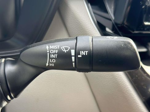 Used 2022 Toyota Corolla LE image 17