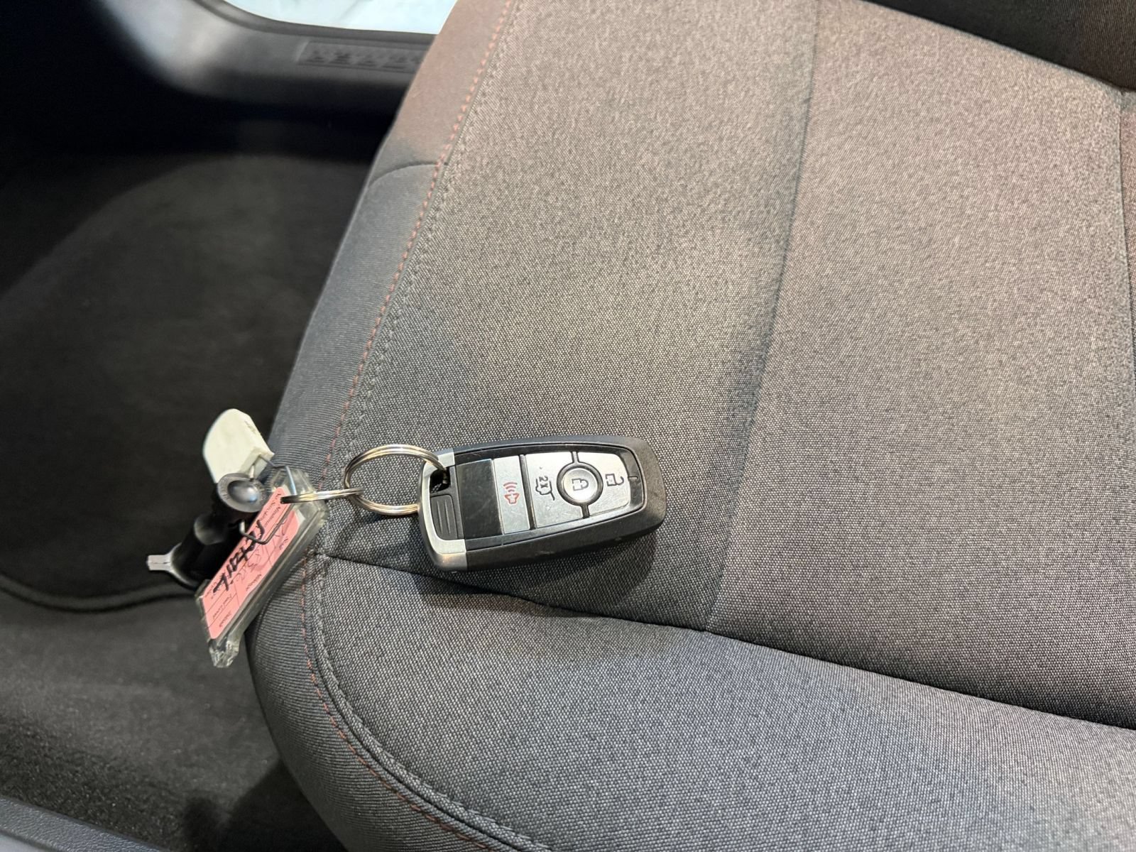 Used 2026 Ford Explorer Active AWD/4WD image 21