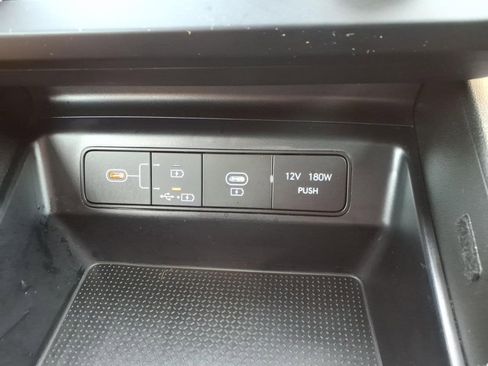 Used 2025 Hyundai Tucson SE FWD image 18