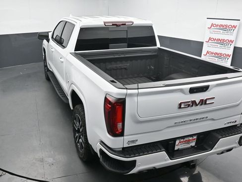 Used 2024 GMC Sierra 1500 AT4 w/ Technology Package AWD/4WD image 30