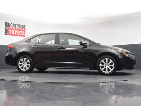 Used 2025 Toyota Corolla LE FWD image 27