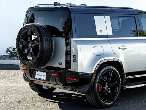 Used 2023 Land Rover Defender 110 X image 7