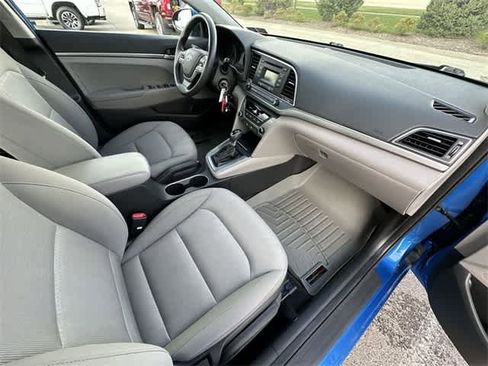 Used 2017 Hyundai Elantra SE image 15