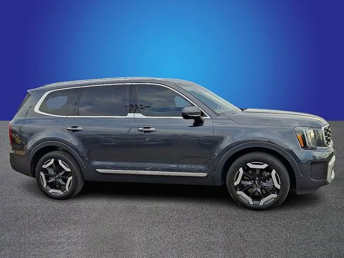 Used 2024 Kia Telluride S FWD image 4