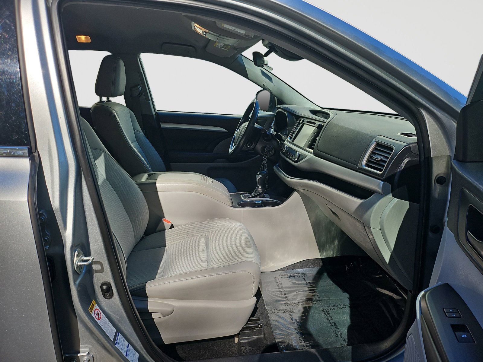 Used 2019 Toyota Highlander Plus AWD/4WD image 15