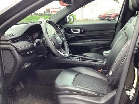 Certified 2022 Jeep Compass Latitude w/ Sun and Sound Group AWD/4WD image 14