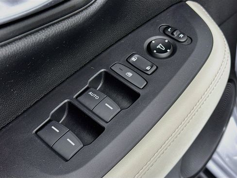 Certified 2024 Honda HR-V LX image 17