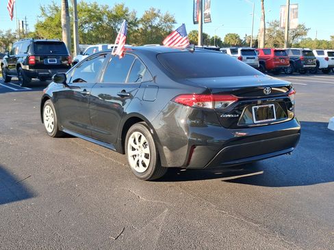 Used 2022 Toyota Corolla LE image 5