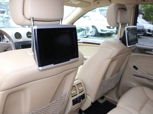 Used 2011 Mercedes-Benz GL 450 GL 450 4MATIC AWD 4dr SUV image 17