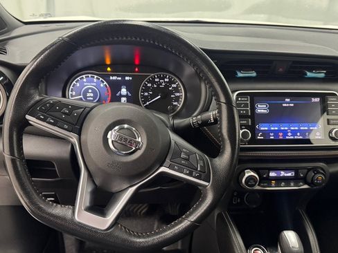 Used 2019 Nissan Kicks SR w/ SR Premium Package FWD image 16