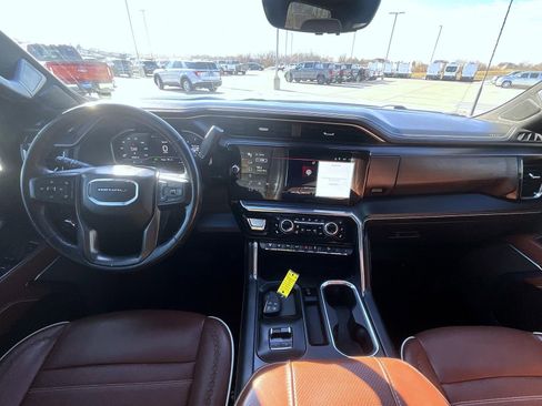Used 2024 GMC Sierra 2500 Denali Ultimate AWD/4WD image 13
