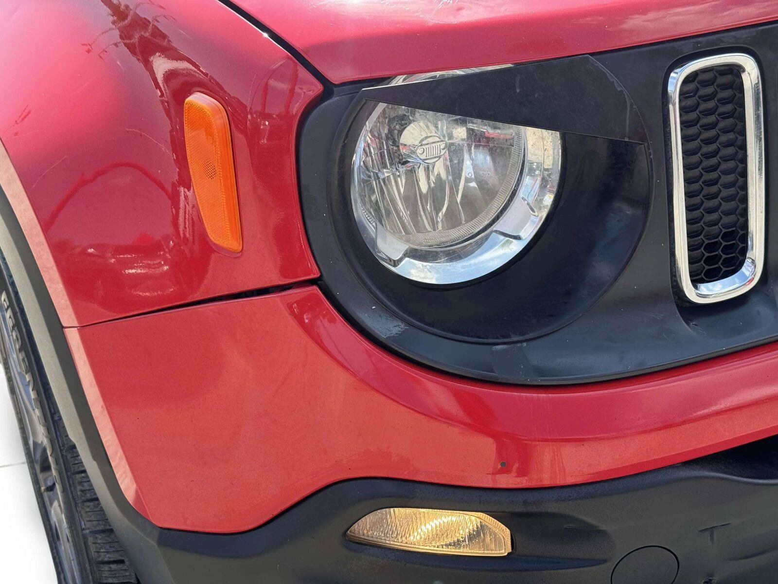 Used 2015 Jeep Renegade Latitude w/ Popular Equipment Group FWD image 11