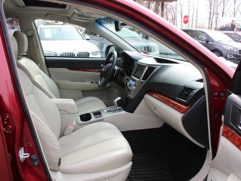 Used 2011 Subaru Outback 3.6R Limited image 30