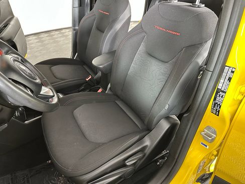 Used 2023 Jeep Renegade Trailhawk image 23