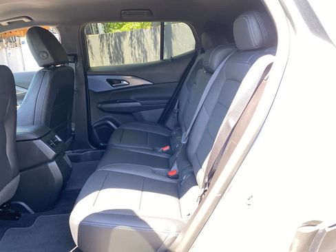 Used 2026 Chevrolet Equinox EV LT FWD image 16