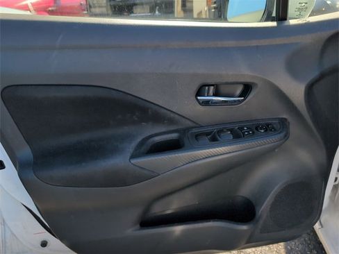 Used 2021 Nissan Versa SV image 10