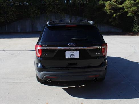 Used 2017 Ford Explorer XLT w/ Equipment Group 202A image 4
