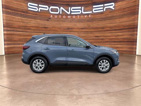 Used 2024 Ford Escape Active image 6