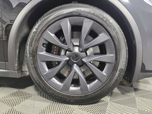 Used 2024 Tesla Model X Base image 11