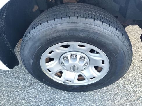 Used 2019 Nissan NV 2500 SV image 21