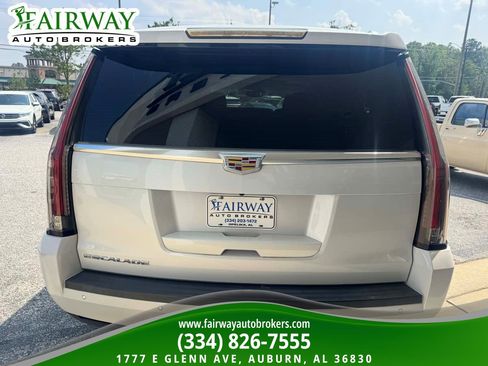 Used 2016 Cadillac Escalade ESV Luxury RWD image 7