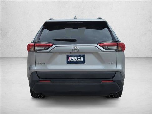 Used 2020 Toyota RAV4 LE image 6